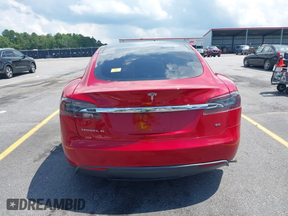 2013 Tesla Model S с VIN 5YJSA1CN9DFP09973, выставлен на аукционе IAAI как лот 42724026 с пробегом 61 546 миль миль и . История ставок и продаж доступна на DreamBid. Изображение 17.
