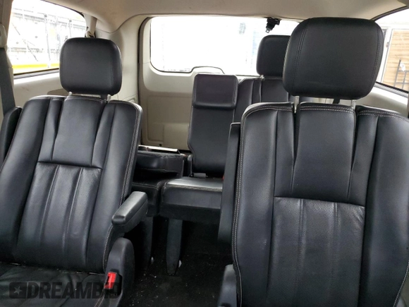 2012 Chrysler Town & Country Touring z VIN 2C4RC1BG3CR330482, wystawiony jako Copart lot #55106075 z przebiegiem 210 054 mil mil oraz Szkoda całkowita • Salvage title. Historia ofert i sprzedaży dostępna na DreamBid. Obrazek 10.