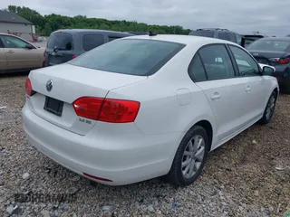 2012 Volkswagen Jetta SE с VIN 3VWDX7AJ5CM062621, выставлен на аукционе IAAI как лот 42365957 с пробегом 95 374 миль миль и . История ставок и продаж доступна на DreamBid. Изображение 4.