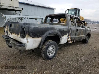 2005 Ford F-250 XL z VIN 1FTSX21P45EA19835, wystawiony jako Copart lot #50071325 z przebiegiem Nie podano mil oraz Czysty tytuł • Clean title. Historia ofert i sprzedaży dostępna na DreamBid. Obrazek 3.