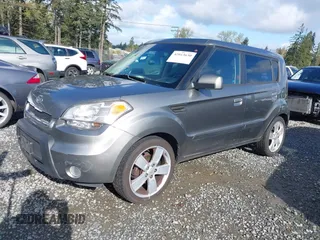 2010 Kia Soul + with VIN KNDJT2A28A7047275, listed as a IAAI auction lot 42013630 with 110,734 mi miles. Bid and sale history available at carsss.com. Image 17.