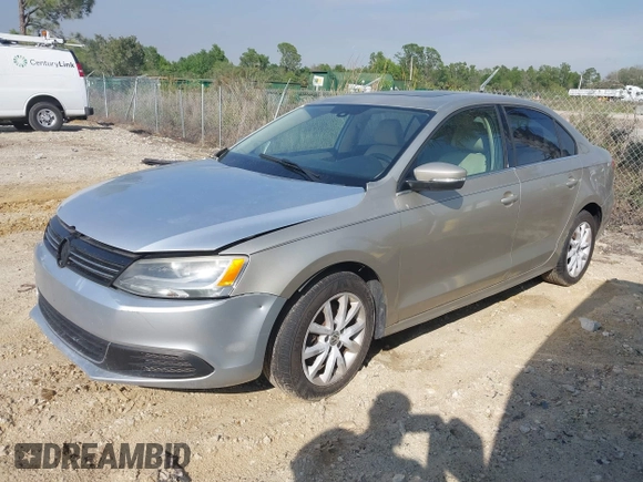 2013 Volkswagen Jetta SE с VIN 3VWDX7AJ0DM226262, выставлен на аукционе IAAI как лот 41622394 с пробегом 153 084 миль миль и . История ставок и продаж доступна на DreamBid. Изображение 2.