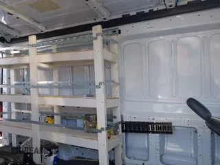 2023 Ford Transit Cargo с VIN 1FTBR1C82PKA54484, выставлен на аукционе IAAI как лот 40983625 с пробегом 57 151 миль миль и . История ставок и продаж доступна на DreamBid. Изображение 8.