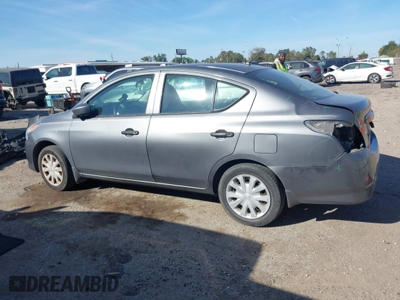 2016 Nissan Versa SV z VIN 3N1CN7APXGL904067, wystawiony jako IAAI lot #40968514 z przebiegiem 107 909 mil mil oraz . Historia ofert i sprzedaży dostępna na DreamBid. Obrazek 14.