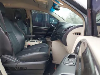 2012 Chrysler Town & Country Touring with VIN 2C4RC1BG3CR282465, listed as a IAAI auction lot 42001694 with 265,663 mi miles. Bid and sale history available at carsss.com. Image 5.