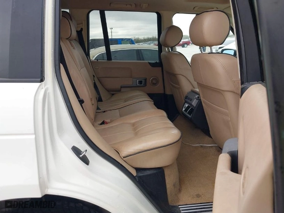 2005 Land Rover Range Rover HSE with VIN SALME11425A188699, listed as a IAAI auction lot 41192698 with 161,020 mi miles. Bid and sale history available at carsss.com. Image 8.