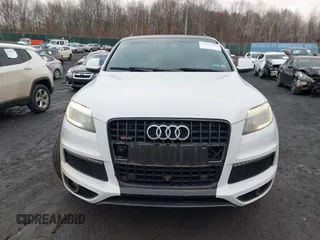 2014 Audi Q7 3.0T S line Prestige with VIN WA1DGAFE4ED010577, listed as a IAAI auction lot 41498879 with 180,403 mi miles. Bid and sale history available at carsss.com. Image 12.