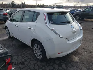 2015 Nissan LEAF SV with VIN 1N4AZ0CPXFC302167, listed as a IAAI auction lot 41636233 with 89,516 mi miles. Bid and sale history available at carsss.com. Image 3.