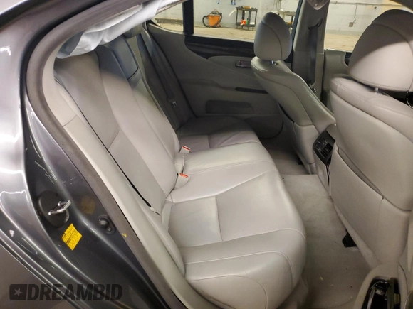 2012 Lexus LS 460 z VIN JTHCL5EF5C5012603, wystawiony jako Copart lot #79116934 z przebiegiem 112 763 mil mil oraz Szkoda całkowita • Salvage title. Historia ofert i sprzedaży dostępna na DreamBid. Obrazek 10.