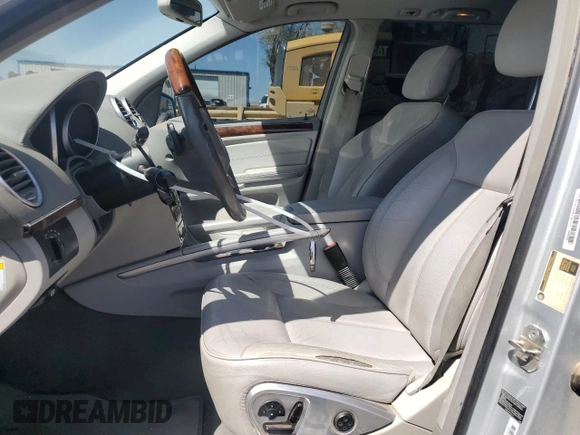 2012 Mercedes-Benz GL 450 z VIN 4JGBF7BE7CA786740, wystawiony jako Copart lot #52651335 z przebiegiem 157 028 mil mil oraz Szkoda całkowita • Salvage title. Historia ofert i sprzedaży dostępna na DreamBid. Obrazek 7.