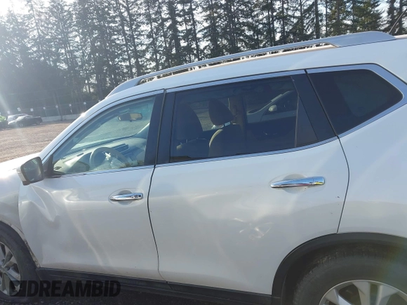 2014 Nissan Rogue SV with VIN 5N1AT2MK6EC785130, listed as a IAAI auction lot 41325704 with 227,615 mi miles. Bid and sale history available at carsss.com. Image 14.