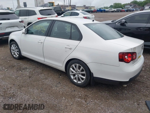 2010 Volkswagen Jetta SE with VIN 3VWRZ7AJ4AM109957, listed as a IAAI auction lot 42318933 with 102,532 mi miles and . Bid and sale history available at DreamBid. Image 3.