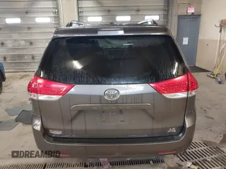 2014 Toyota Sienna LE with VIN 5TDJK3DC9ES071870, listed as a IAAI auction lot 41133491 with 82,134 mi miles. Bid and sale history available at carsss.com. Image 16.