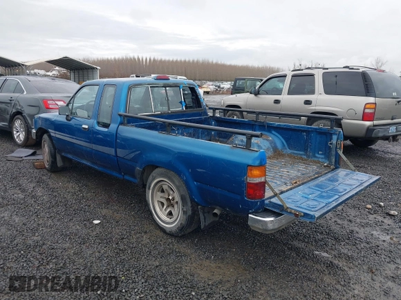 1994 Toyota Pickup z VIN 4TARN93P7RZ250278, wystawiony jako IAAI lot #41487303 z przebiegiem 119 875 mil mil oraz . Historia ofert i sprzedaży dostępna na DreamBid. Obrazek 3.