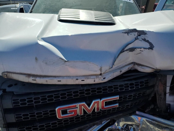 2013 GMC Sierra 2500HD SLE with VIN 1GT220CG8DZ395364, listed as a Copart auction lot 76258174 with 0 mi miles and Salvage Title. Bid and sale history available at carsss.com. Image 12.