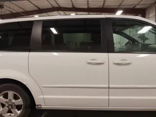 2016 Dodge Grand Caravan R/T with VIN 2C4RDGEG7GR339431, listed as a IAAI auction lot 41988188 with 89,091 mi miles and . Bid and sale history available at DreamBid. Image 14.