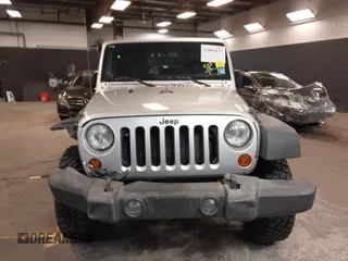 2008 Jeep Wrangler Rubicon с VIN 1J8GA64198L512120, выставлен на аукционе IAAI как лот 42091137 с пробегом 51 178 миль миль и . История ставок и продаж доступна на DreamBid. Изображение 13.