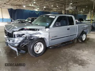 2001 Dodge 1500 z VIN 3B7HC13Z51G245013, wystawiony jako Copart lot #52168425 z przebiegiem 146 555 mil mil oraz Czysty tytuł • Clean title. Historia ofert i sprzedaży dostępna na DreamBid. Obrazek 1.