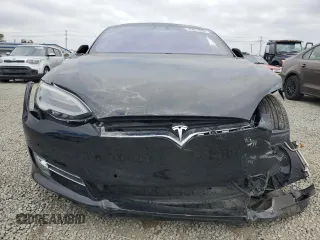 2019 Tesla Model S 75D with VIN 5YJSA1E25KF299740, listed as a Copart auction lot 55821595 with 140,385 mi miles and Salvage title. Bid and sale history available at DreamBid. Image 5.