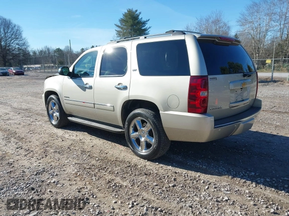 2014 Chevrolet Tahoe LTZ z VIN 1GNSCCE05ER223171, wystawiony jako IAAI lot #41329685 z przebiegiem 150 328 mil mil oraz . Historia ofert i sprzedaży dostępna na DreamBid. Obrazek 3.