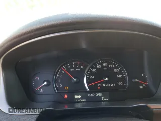 2010 Cadillac DTS 1SA z VIN 1G6KA5EY4AU126988, wystawiony jako Copart lot #49551415 z przebiegiem 114 768 mil mil oraz Tytuł czysty. Historia ofert i sprzedaży dostępna na DreamBid. Obrazek 9.