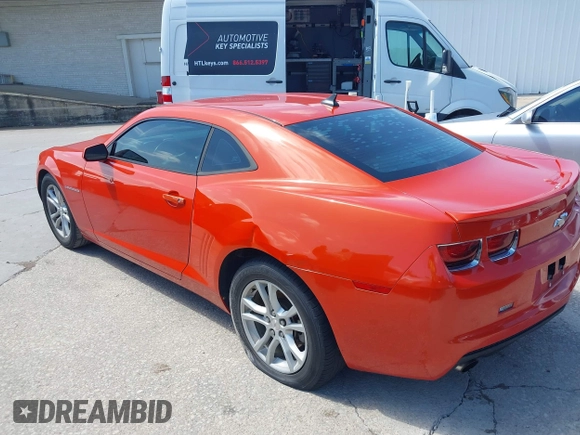 2013 Chevrolet Camaro LT z VIN 2G1FB1E35D9200406, wystawiony jako IAAI lot #42398599 z przebiegiem 118 700 mil mil oraz . Historia ofert i sprzedaży dostępna na DreamBid. Obrazek 14.