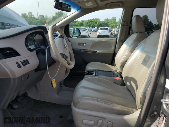 2014 Toyota Sienna XLE z VIN 5TDYK3DC2ES437683, wystawiony jako Copart lot #60549975 z przebiegiem 145 608 mil mil oraz Szkoda całkowita • Salvage title. Historia ofert i sprzedaży dostępna na DreamBid. Obrazek 7.