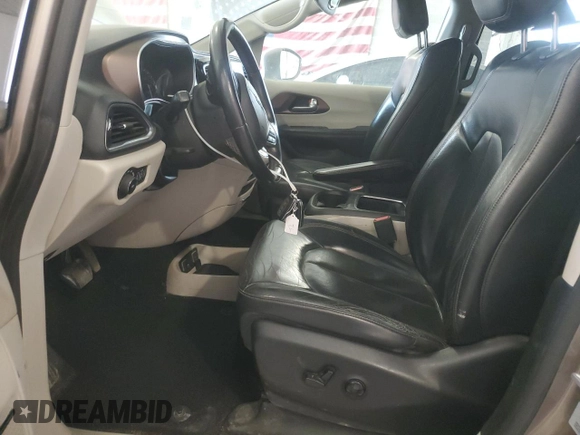 2017 Chrysler Pacifica Touring L Plus с VIN 2C4RC1EG4HR637842, выставлен на аукционе Copart как лот 56588475 с пробегом 208 821 миль миль и Списание • Salvage title. История ставок и продаж доступна на DreamBid. Изображение 7.