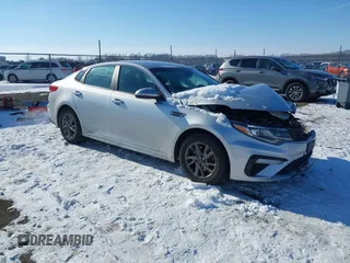 2020 Kia Optima LX z VIN 5XXGT4L30LG382312, wystawiony jako IAAI lot #41272843 z przebiegiem 118 633 mil mil oraz . Historia ofert i sprzedaży dostępna na DreamBid. Obrazek 1.