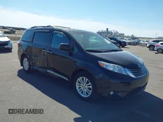 2016 Toyota Sienna XLE with VIN 5TDYK3DC3GS700511, listed as a IAAI auction lot 41814336 with 75,864 mi miles. Bid and sale history available at carsss.com. Image 1.