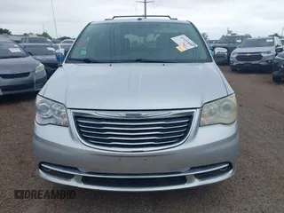 2011 Chrysler Town & Country Limited z VIN 2A4RR6DGXBR624477, wystawiony jako IAAI lot #42151890 z przebiegiem Nie podano mil oraz . Historia ofert i sprzedaży dostępna na DreamBid. Obrazek 6.