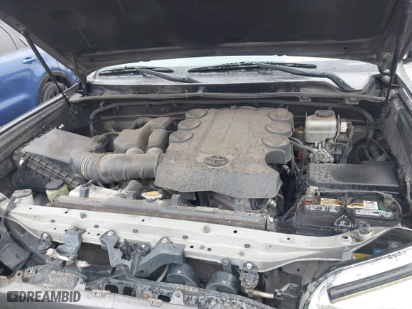 2011 Toyota 4Runner SR5 with VIN JTEZU5JR5B5018288, listed as a IAAI auction lot 41554553 with 206,106 mi miles. Bid and sale history available at carsss.com. Image 10.