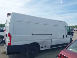 2022 Ram ProMaster Cargo z VIN 3C6MRVJG7NE120741, wystawiony jako IAAI lot #42205225 z przebiegiem 165 564 mil mil oraz . Historia ofert i sprzedaży dostępna na DreamBid. Obrazek 13.