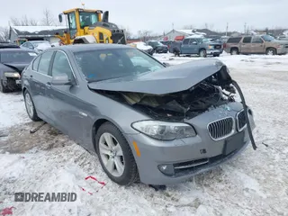 2012 BMW 5 Series 528i xDrive with VIN WBAXH5C53CDW10206, listed as a IAAI auction lot 41588044 with 88,359 mi miles. Bid and sale history available at carsss.com. Image 1.