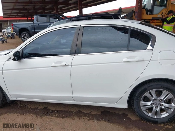 2011 Honda Accord Sdn SE with VIN 1HGCP2F63BA157519, listed as a IAAI auction lot 41922338 with 143,761 mi miles. Bid and sale history available at carsss.com. Image 13.