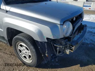 2014 Jeep Patriot Sport with VIN 1C4NJPBB2ED915782, listed as a IAAI auction lot 41628774 with 144,588 mi miles. Bid and sale history available at carsss.com. Image 12.