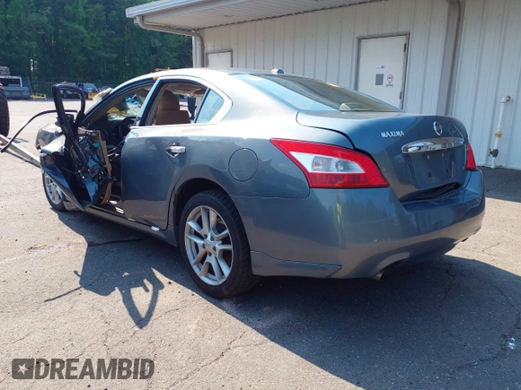 2010 Nissan Maxima SV with VIN 1N4AA5AP2AC840622, listed as a IAAI auction lot 39698246 with Not provided miles and . Bid and sale history available at DreamBid. Image 3.