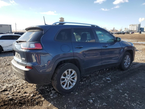 2020 Jeep Cherokee Latitude with VIN 1C4PJMCB8LD540418, listed as a Copart auction lot 49804425 with 81,190 mi miles and Salvage Title. Bid and sale history available at carsss.com. Image 3.