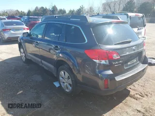 2010 Subaru Outback Premium All-Weather Anniversary z VIN 4S4BRBCC4A3357449, wystawiony jako IAAI lot #41719216 z przebiegiem 200 784 mil mil oraz . Historia ofert i sprzedaży dostępna na DreamBid. Obrazek 3.