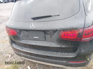 2022 Mercedes-Benz GLC 300 with VIN W1N0G8DB6NV391826, listed as a IAAI auction lot 42266256 with Not provided miles and . Bid and sale history available at DreamBid. Image 17.