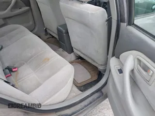 2001 Toyota Camry CE z VIN 4T1BG22K31U069222, wystawiony jako IAAI lot #42346667 z przebiegiem 197 423 mil mil oraz . Historia ofert i sprzedaży dostępna na DreamBid. Obrazek 8.