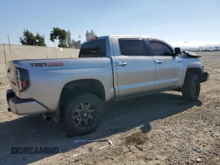2015 Toyota Tundra Platinum z VIN 5TFAY5F16FX452447, wystawiony jako Copart lot #47127075 z przebiegiem 98 321 mil mil oraz Szkoda całkowita • Salvage title. Historia ofert i sprzedaży dostępna na DreamBid. Obrazek 3.