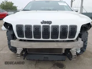 2020 Jeep Cherokee Latitude Plus with VIN 1C4PJLLB8LD601289, listed as a IAAI auction lot 42725984 with 121,533 mi miles and . Bid and sale history available at DreamBid. Image 6.