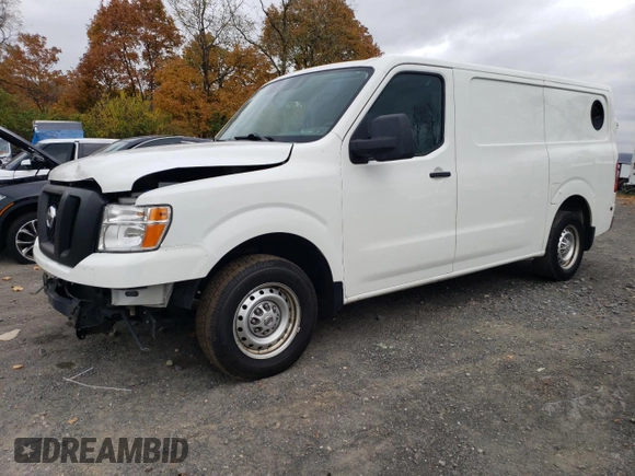 2020 Nissan NV Cargo SV z VIN 1N6BF0KM5LN806590, wystawiony jako Copart lot #78617184 z przebiegiem 147 620 mil mil oraz Szkoda całkowita • Salvage title. Historia ofert i sprzedaży dostępna na DreamBid. Obrazek 1.