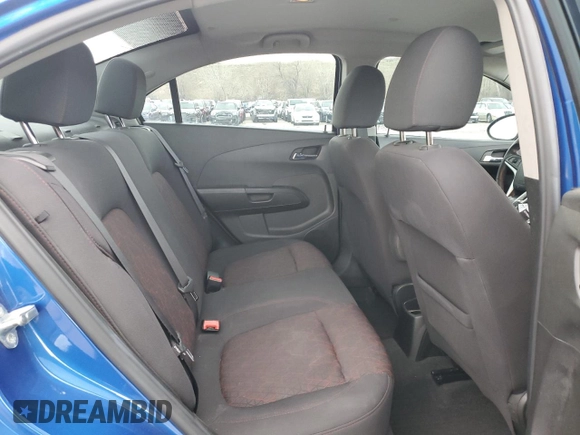 2019 Chevrolet Sonic LT z VIN 1G1JD5SB3K4148300, wystawiony jako Copart lot #52169025 z przebiegiem 59 689 mil mil oraz Szkoda całkowita • Salvage title. Historia ofert i sprzedaży dostępna na DreamBid. Obrazek 10.