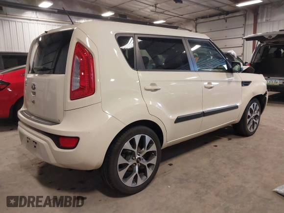 2013 Kia Soul ! with VIN KNDJT2A63D7499657, listed as a IAAI auction lot 41430292 with 120,102 mi miles. Bid and sale history available at carsss.com. Image 4.