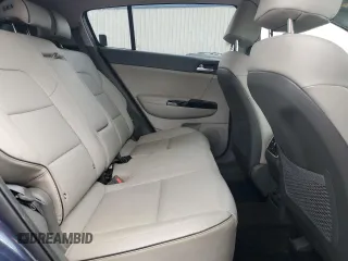 2019 Kia Sportage EX z VIN KNDPNCAC8K7585950, wystawiony jako Copart lot #53893385 z przebiegiem 52 903 mil mil oraz Szkoda całkowita • Salvage title. Historia ofert i sprzedaży dostępna na DreamBid. Obrazek 10.