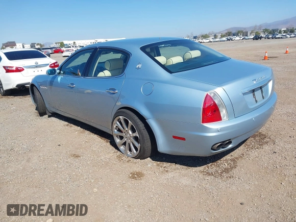2007 Maserati Quattroporte with VIN ZAMFE39A670030778, listed as a IAAI auction lot 41670238 with 89,404 mi miles. Bid and sale history available at carsss.com. Image 3.