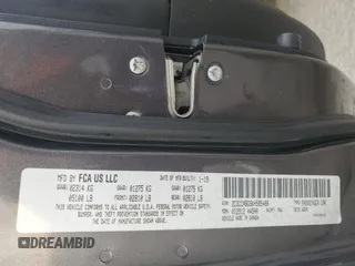 2019 Chrysler 300 S z VIN 2C3CCABG5KH585486, wystawiony jako Copart lot #48126285 z przebiegiem 131 088 mil mil oraz Szkoda całkowita • Salvage title. Historia ofert i sprzedaży dostępna na DreamBid. Obrazek 12.