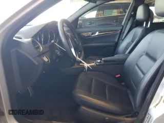 2012 Mercedes-Benz C 250 Sport с VIN WDDGF4HBXCR221640, выставлен на аукционе Copart как лот 62794345 с пробегом 85 561 миль миль и Чистый • Clean title. История ставок и продаж доступна на DreamBid. Изображение 7.
